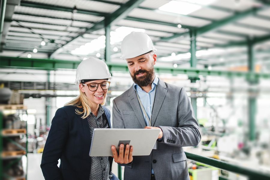 Ihre Vorteile bei der ROCKSOLID Personalvermittlung Bauleiter erklärt Vorteile Personalvermittlung Energie- & Baubranche